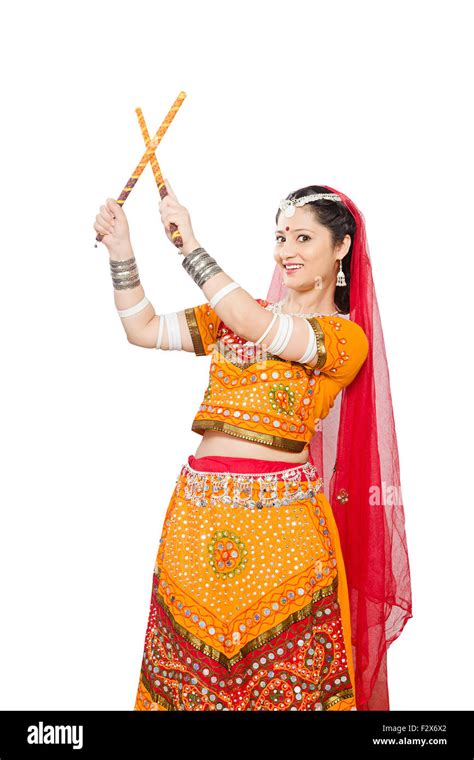 1 indian Rajasthani woman Navaratri Dandiya dance Stock Photo - Alamy