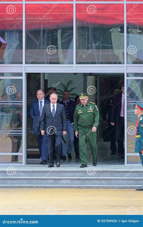 Vladimir Putin E Sergey Shoygu Fotografia Editoriale - Immagine di aperto, putin: 55700926