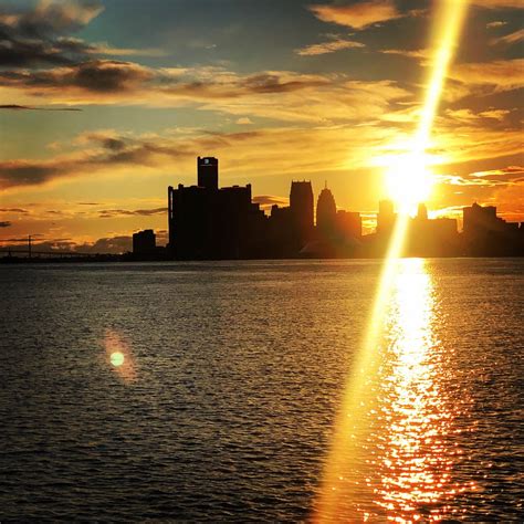 Belle Isle Sunset : r/Detroit