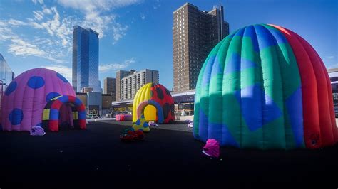 This immersive balloon museum in NYC features a giant ball pit with a ...