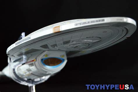 Eaglemoss Star Trek: Voyager 10" XL Edition Starship Review