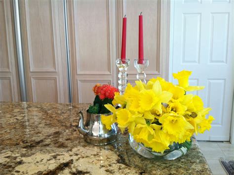 Daffodil | Flower arrangements, Daffodils, Table decorations