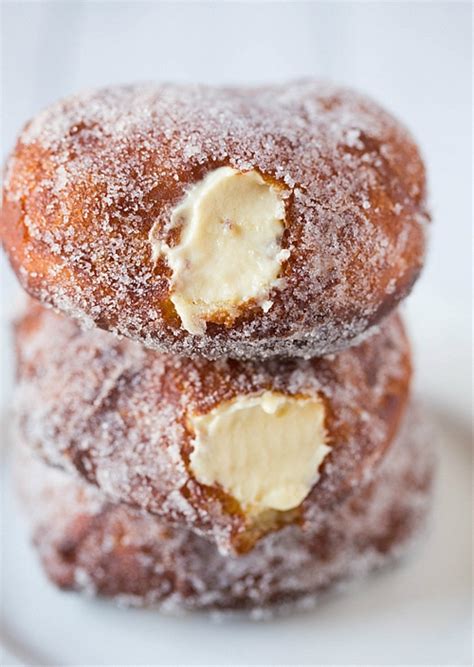 Vanilla Cream-Filled Doughnuts recipe | Chefthisup