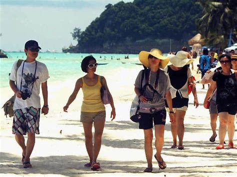 Invasion of Chinese Tourists in Philippines - Opportunities for Tourism Players