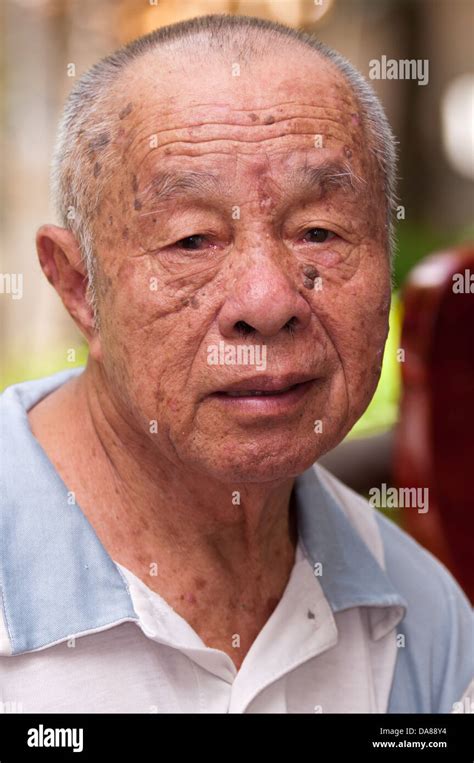 Chinesischer alter mann -Fotos und -Bildmaterial in hoher Auflösung – Alamy