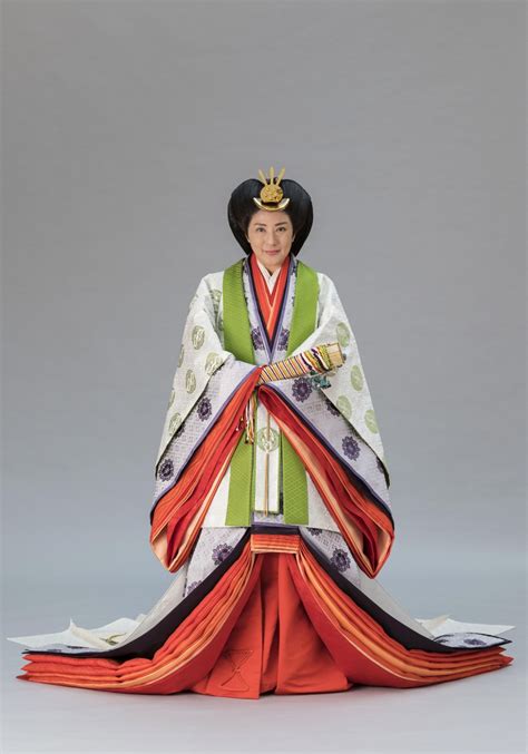 Japan emperor dons 9th-century style robe for enthronement ceremony