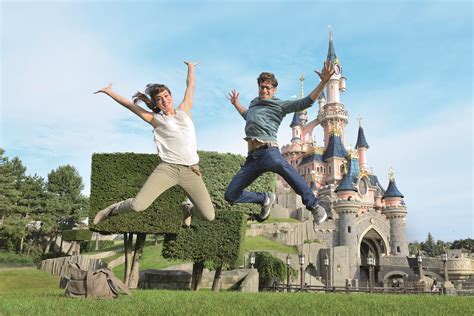 Tickets für Disneyland Paris - 1 Day / 2 Parks (Low season days) | Ticmate.de