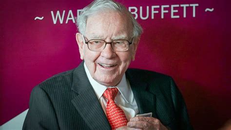 Warren Buffett Biography – Age, Education, Personal Life,