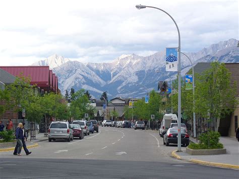 Getting To Jasper Alberta | Jasper, the little town in the big Jasper ...