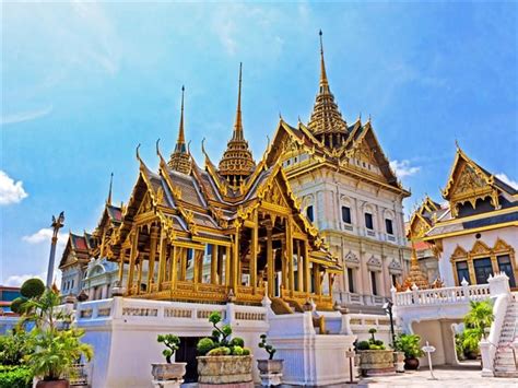 Grande Palácio Real, Bangkok, Tailândia | Bangkok travel, Bangkok hotel, Sacred buildings