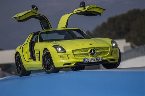 Mercedes SLS AMG Electric Drive vai a leilão