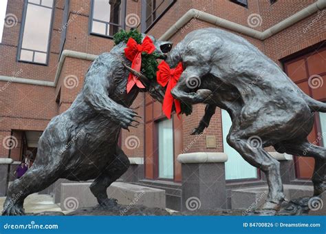 Bull and bear editorial photo. Image of fight, ribbon - 84700826