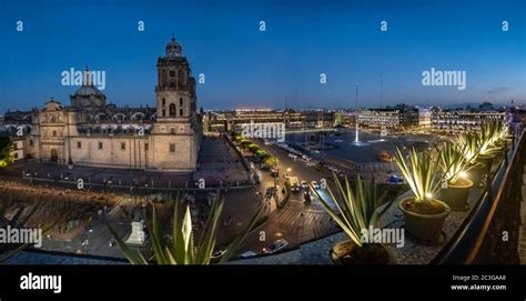 Zocalo square and Metropolitan cathedral of Mexico city at night Stock ...