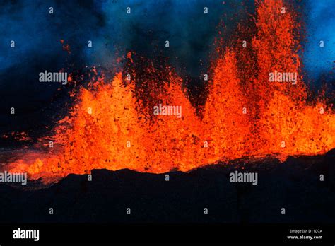 HAWAII VOLCANO LAVA FOUNTAIN 300 FEET HIGH 1977 Stock Photo - Alamy