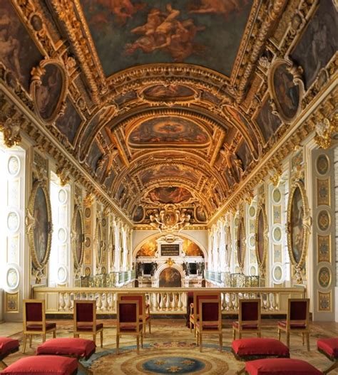 Visiting Fontainebleau Palace from Paris - wired2theworld