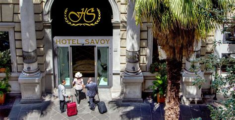 Choose Hotel Savoy, hotel with rooftop terrace Rome