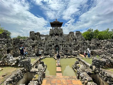 SUNYARAGI CAVE: CIREBON TOURISM DESTINATION ICON WITH MULTI-CULTURAL ARCHITECTURE