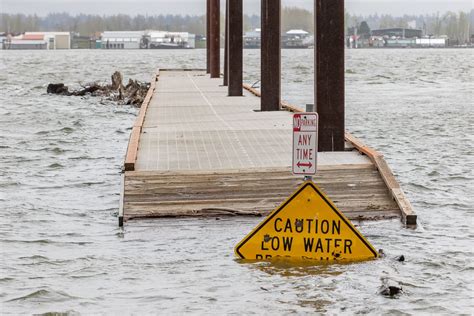 Columbia River near flood stage in Vancouver - ClarkCountyToday.com