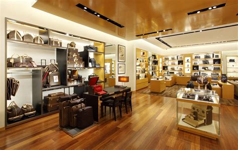 Louis Vuitton | Shop interior design, Interior display, House design