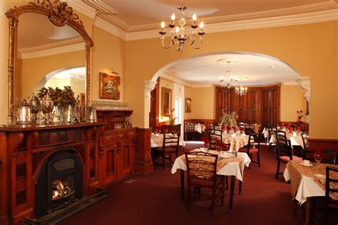 Restaurant Fine Dining and Casual Lunches on the Patio | Blomidon Inn, Wolfville, NS