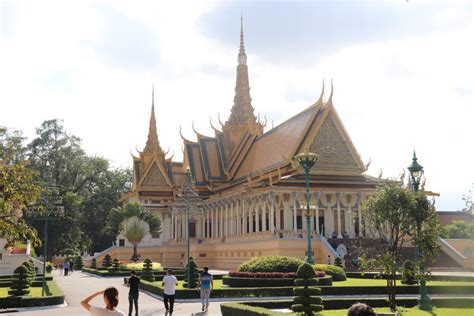 Royal Palace – Phnom Penh – paulandtimtravelling.com