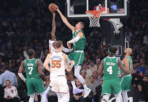 30 points! With his Celtics debut, Kristaps Porzingis creates history