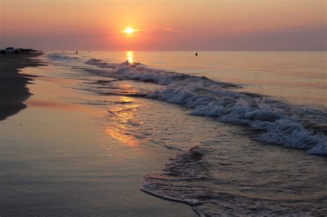 Birdie Snaps: Matagorda Beach Sunrise in Three Snaps