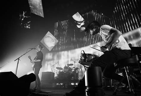 Watch Radiohead Play 'Burn the Witch,' 'Daydreaming,' and More at ...