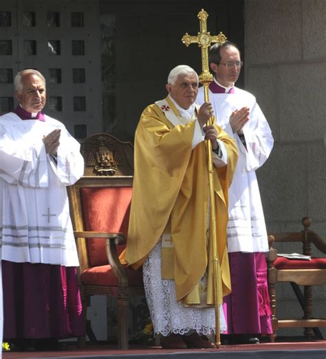 Pope Benedict celebrates mass in Nazareth - UPI.com