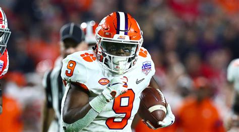 Clemson's Travis Etienne to return for senior season - Sports Illustrated