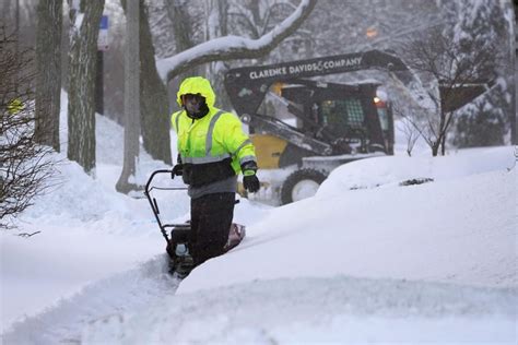 PHOTOS: Winter storm slams Illinois | State & Regional | thesouthern.com