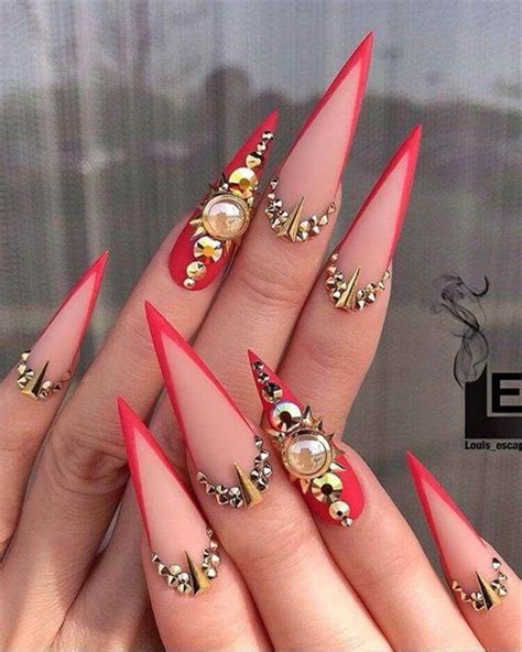 uñas stiletto francesas rojas con piedras #nailart #uñaslargas #uñasdecoradas #longna ...