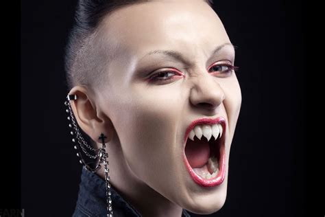 Turn Teeth into Sharp Fangs in Photoshop - PHLEARN