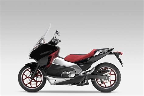 Honda Working on a Scooter/Motorcycle Hybrid for the US - Asphalt & Rubber