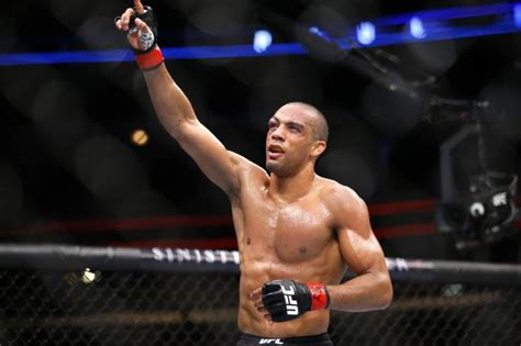 Edson Barboza Wants a New Contract With the UFC - EssentiallySports