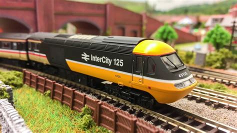 Class 43 Intercity 125 in Executive livery. N Gauge - YouTube