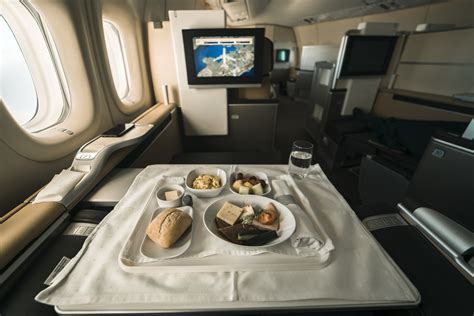 Lufthansa 747 Business Class Seat Review | Elcho Table