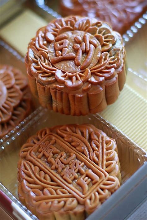 Mooncake | Easy Delicious Recipes