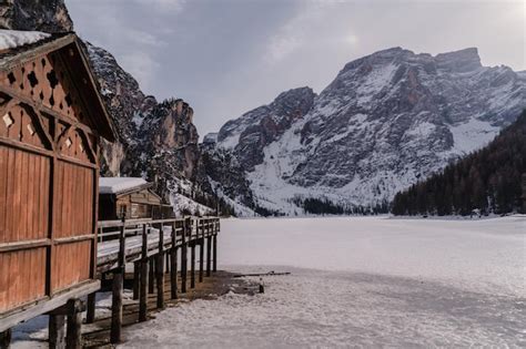 Premium Photo | Lago di braies in winter