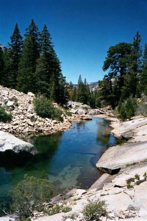 File:N2 Merced River in Yosemite National Park.jpg - Wikimedia Commons