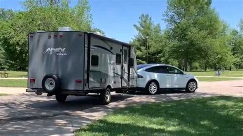 Tesla Model X & Camper: Long-Distance Towing To The Middle Of Nowhere