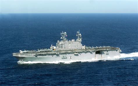 Amphibious Assault Ships - LHD/LHA(R) > United States Navy > Displayy-FactFiles