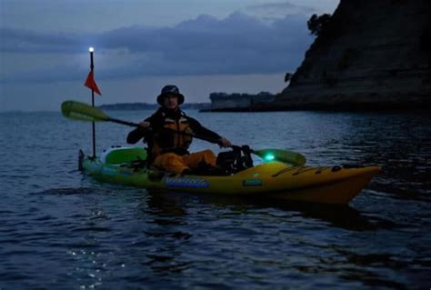 How Kayak at Night Safely And Legally – Flat Bottom Boat World