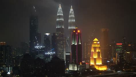 Petronas Twin Towers at Night in Kuala Lumpur, Malaysia image - Free stock photo - Public Domain ...