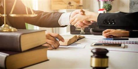 Workers Compensation Lawyer - Choosing The Right One