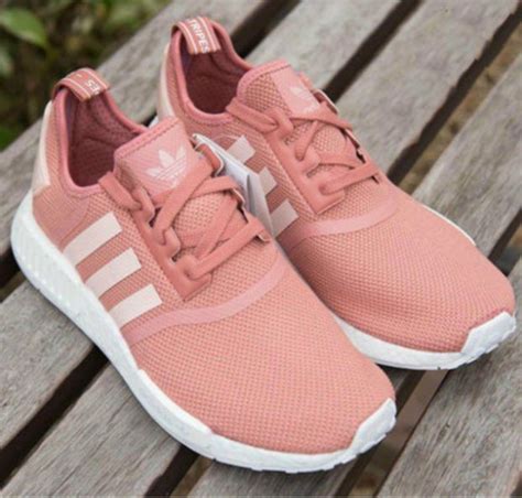 Adidas shoes for women – some vibrant shoes are here! – fashionarrow.com