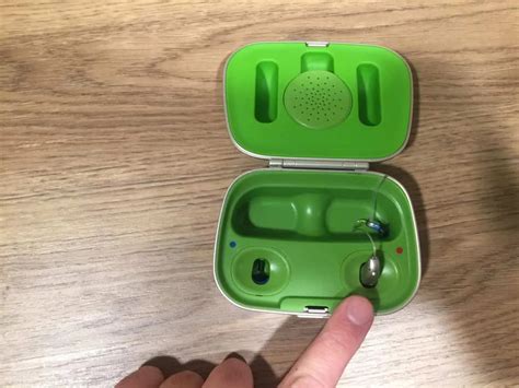 Troubleshooting Charging Issues on a Phonak Rechargeable Hearing Aid – Hearing Insider