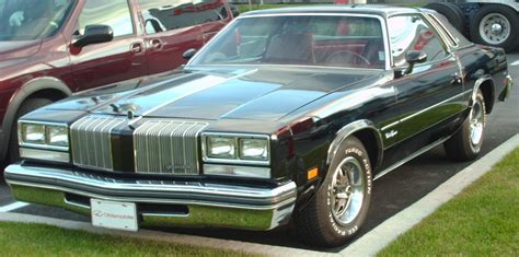 File:Oldsmobile Cutlass Supreme.jpg - Wikipedia