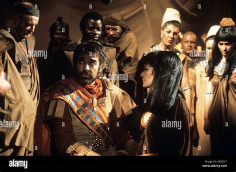 ANTONY AND CLEOPATRA, front from left: Richard Johnson, Janet Suzman, 1974 Stock Photo - Alamy