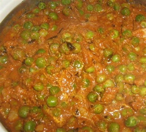 Logs Kitchen: Green peas Curry